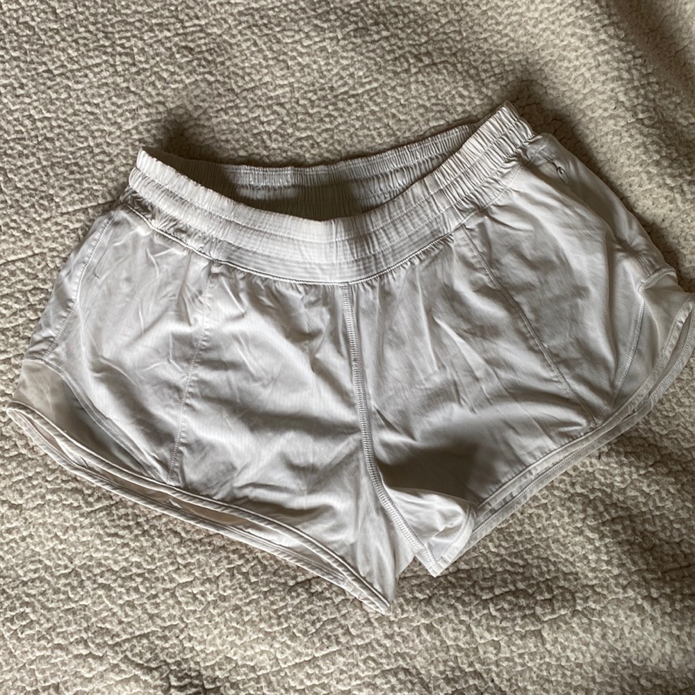 White Hotty Hot short (LULULEMON)